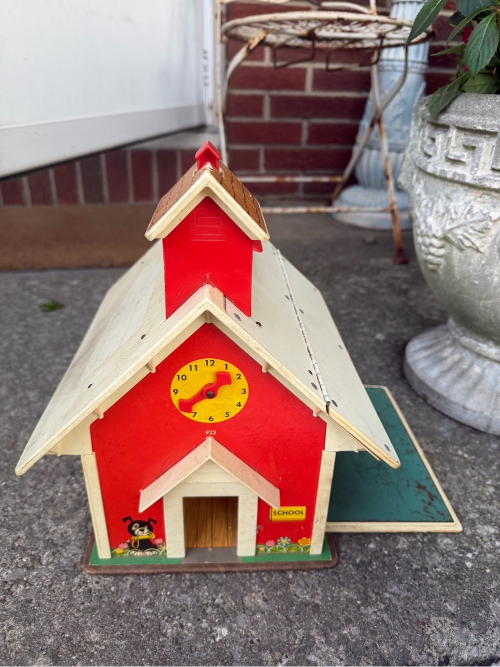 1971 Fisher-Price Little People Play Family School House, model #92